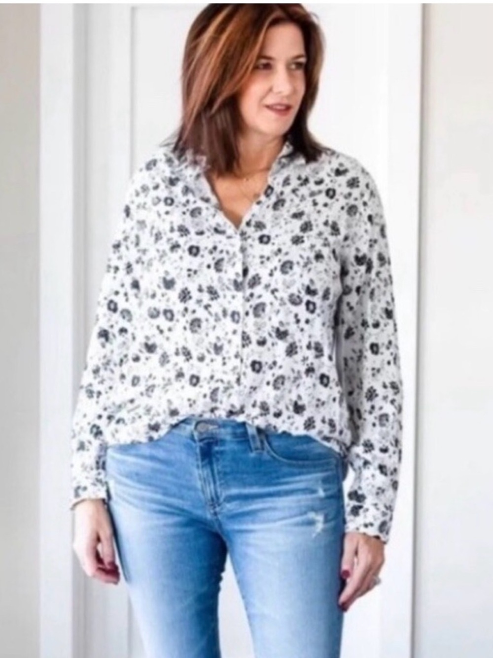 Grayson Hero shirt Size 02 Small Button Up Floral White Black Lyocell